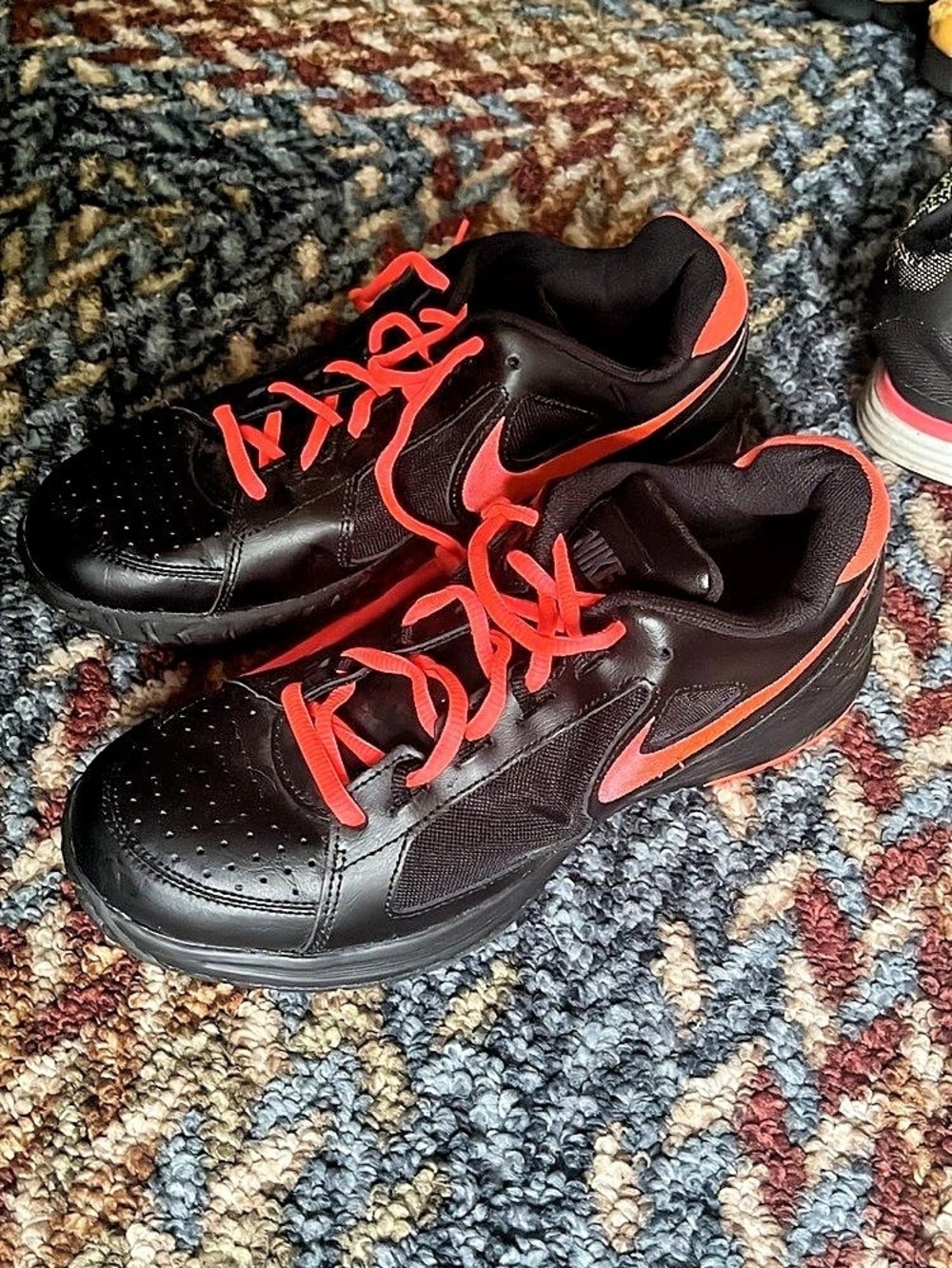 Women’s Nike sneakers